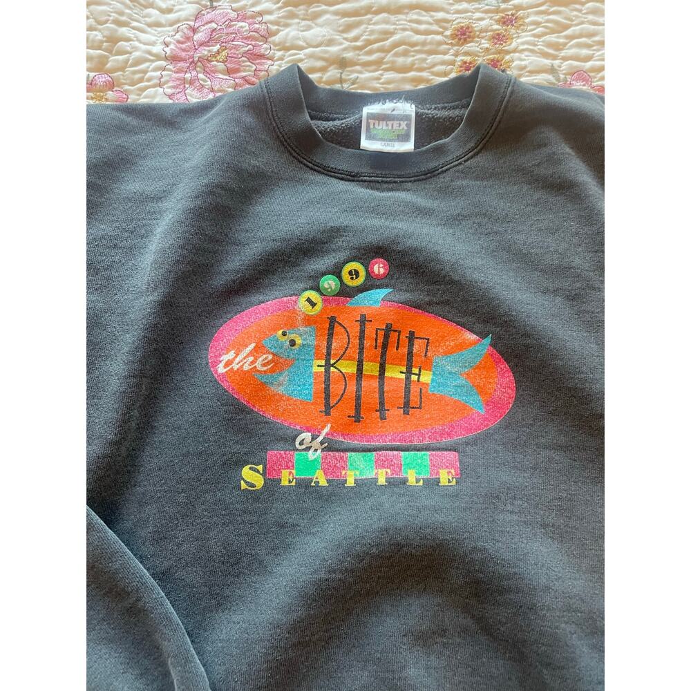 vintage the bite of seattle crewneck